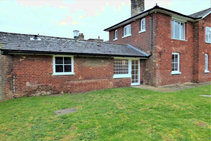 2 Bedroom Flat To Rent In Hillcrest Court, Pulham Market, IP21