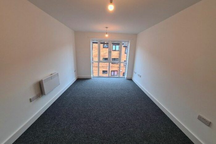 2 Bedroom Flat To Rent In Newton Road, Yeovil, BA20