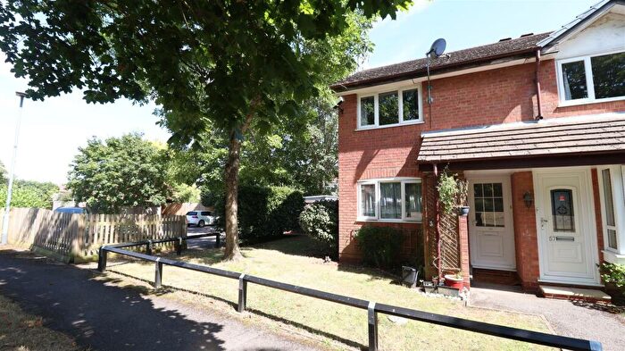 2 Bedroom Maisonette To Rent In Shackleton Way, Woodley, Reading, RG5