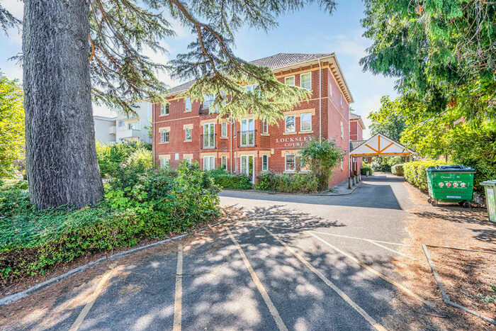 2 Bedroom Flat To Rent In Locksley Court, - Archers Road, Southampton, Hampshire, SO15