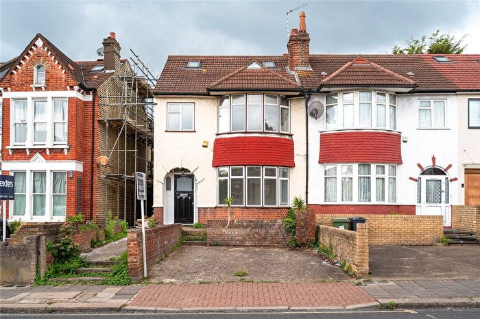 5 Bedroom Semi-Detached House To Rent In Greyhound Lane, London, SW16