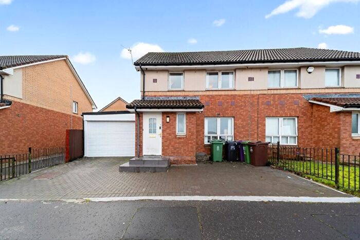 3 Bedroom Semi-detached House For Sale In Holmbyre Road, Glasgow, Lanarkshire, G45