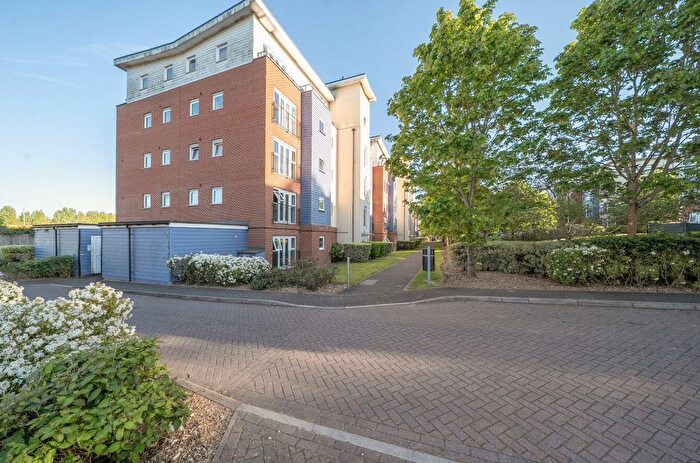 2 Bedroom Flat For Sale In Alexander Square, Eastleigh, SO50