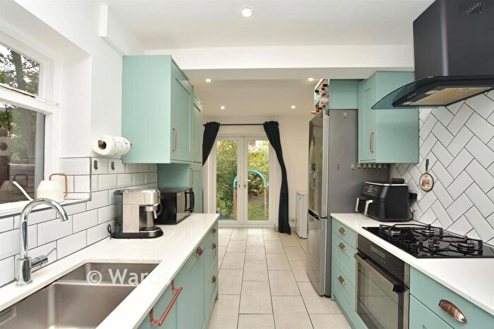 2 Bedroom Terraced House For Sale In Rochester Avenue, Rochester, Medway, ME1