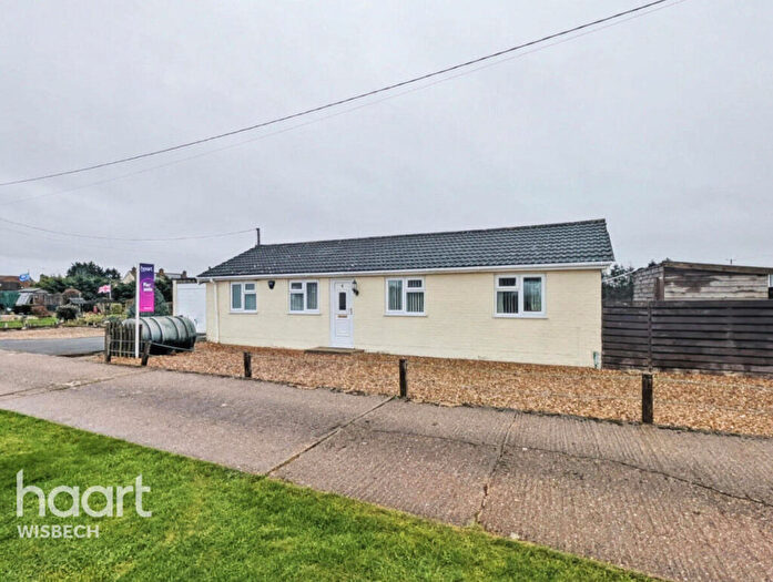 2 Bedroom Detached Bungalow For Sale In Elmside, Emneth, PE14