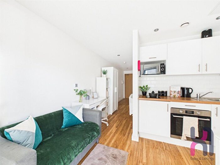 1 Bedroom Flat For Sale In Frederick Road, Salford, M6