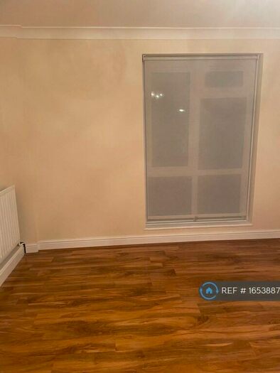 1 Bedroom Flat To Rent In Chetwode Road, Tadworth, KT20