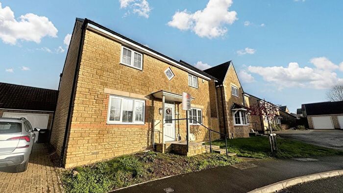 4 Bedroom Semi-detached House To Rent In Hamilton Way, Bristol, BS14