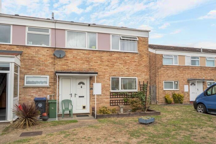 1 Bedroom Flat To Rent In Mellor Close, Walton-On-Thames, KT12