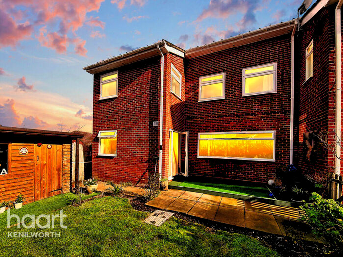 3 Bedroom Maisonette For Sale In Frythe Close, Kenilworth, CV8