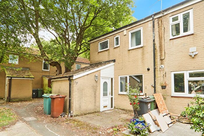 3 Bedroom End Terrace House For Sale In Elmhurst Gardens, Leeds, LS17