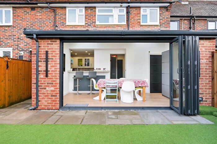 4 Bedroom House For Sale In Bletchingley Close, Merstham, Surrey, RH1