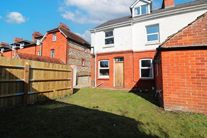 2 Bedroom Flat For Sale In Water Ditchampton, Wilton, SP2