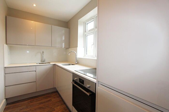 2 Bedroom Apartment To Rent In Sunny Gardens Road, London, NW4