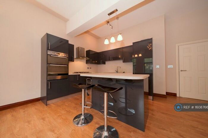 2 Bedroom Flat To Rent In Lewisham Way, London, SE4