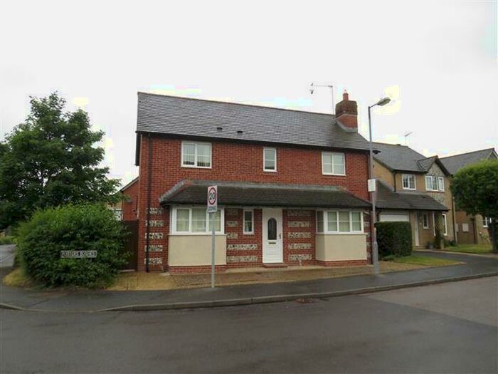 3 Bedroom Link Detached House To Rent In Fosters Bushes, Amesbury, Salisbury, SP4