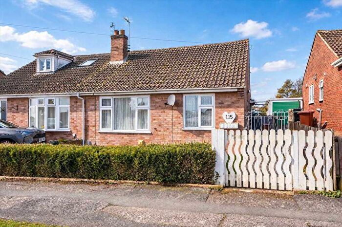 2 Bedroom Bungalow For Sale In Stanwell Way, Wellingborough, NN8