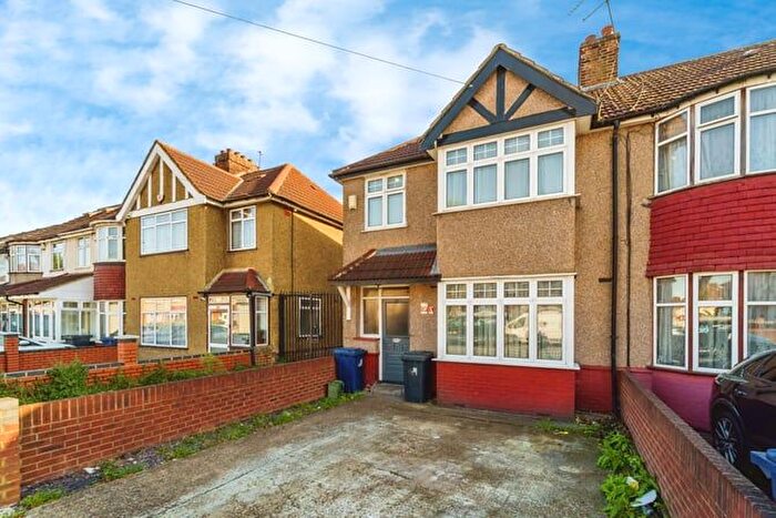 3 Bedroom End Terrace House To Rent In Burns Avenue, Southall, UB1