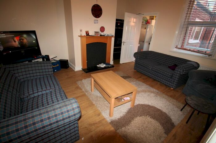 6 Bedroom Terraced House To Rent In Dinsdale Road, Sandyford, NE2