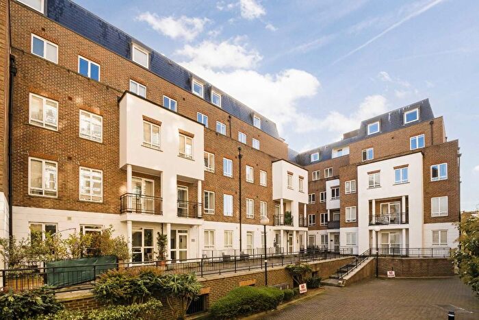 1 Bedroom Flat For Sale In Devonhurst Place, Chiswick, W4