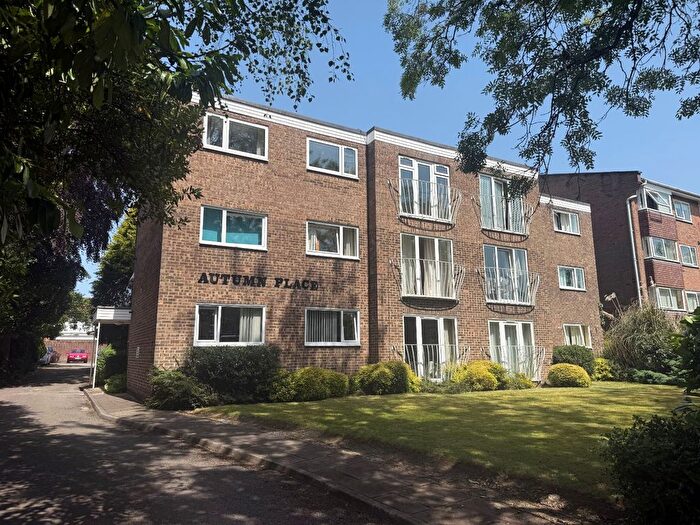 2 Bedroom Flat To Rent In Winn Road, Southampton, Hampshire, SO17