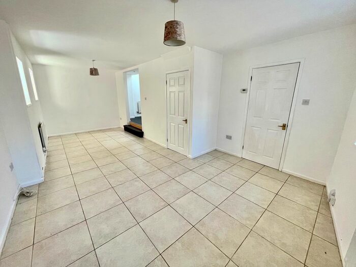 2 Bedroom Property To Rent In Vale Street, Barry, CF62