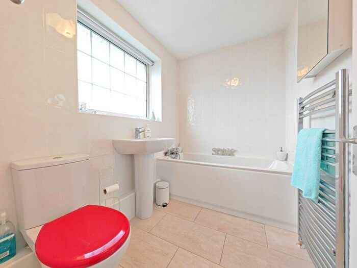 3 Bedroom Link Detached House To Rent In Ardingly, Bracknell, RG12