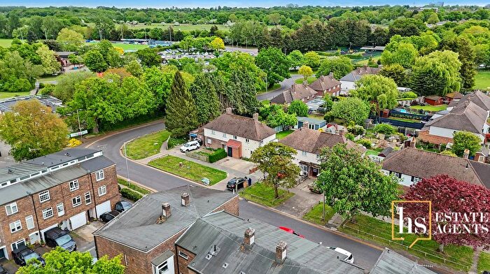 3 Bedroom Semi-Detached House For Sale In Elizabeth Road, Brentwood, CM15