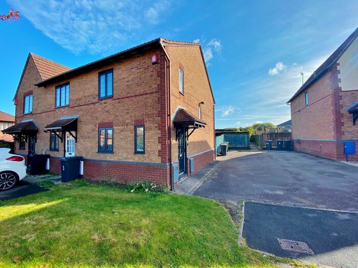 2 Bedroom End Of Terrace House To Rent In Rosewood, Nuneaton, CV11