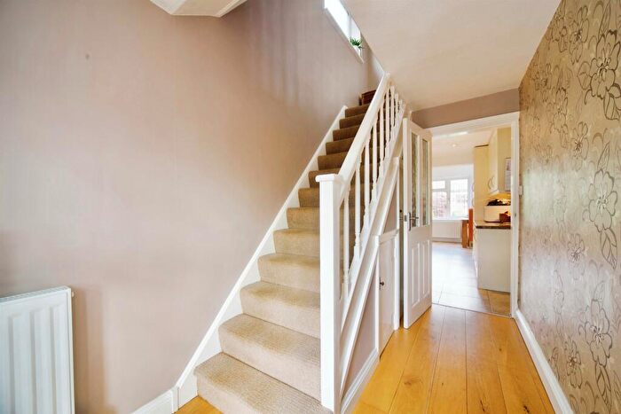 3 Bedroom End Of Terrace House For Sale In Cozens Lane East, Broxbourne, EN10