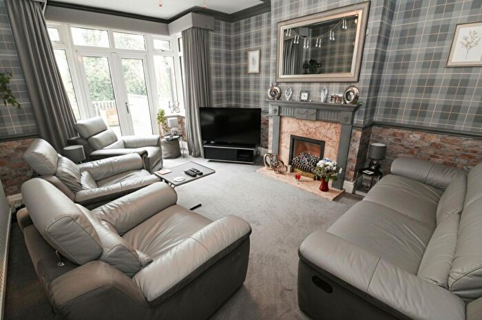 3 Bedroom Semi Detached House For Sale In May Road, Swinton, M27