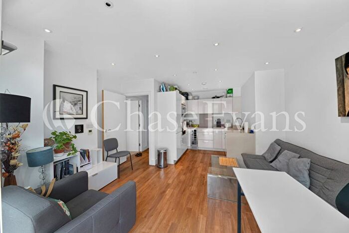 1 Bedroom Flat For Sale In Gillespie Court, Queensland Terrace, Queensland Road, Islington, London, N7