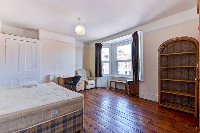 5 Bedroom Semi-detached House To Rent In Hollingbury Road, Brighton, BN1
