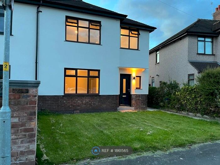 3 Bedroom Semi-Detached House To Rent In East Avenue, Stockton Heath, Warrington, WA4