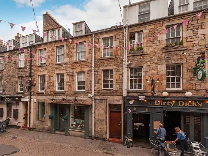 2 Bedroom Flat To Rent In Rose Street, Edinburgh, EH2