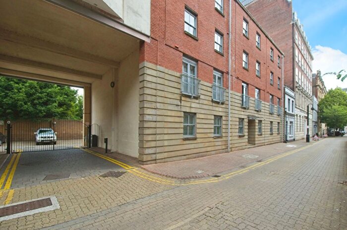 2 Bedroom Property To Rent In Mount Stuart Square, Caerdydd, CF10