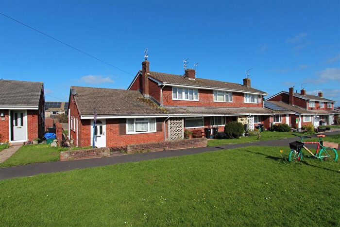 2 Bedroom Bungalow For Sale In Maple Walk, Keynsham, Bristol, BS31