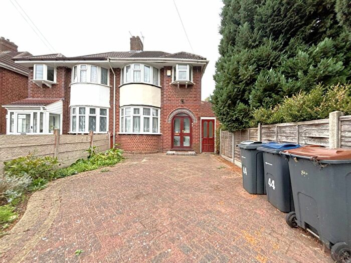 3 Bedroom Semi-Detached House To Rent In Wilnecote Grove, Birmingham, West Midlands, B42