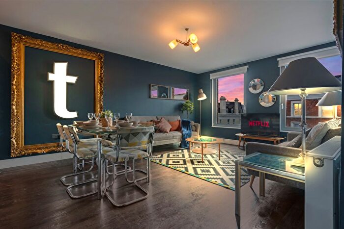 3 Bedroom Flat To Rent In Kingland High Street, London, E8