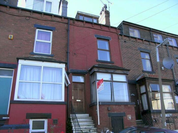 3 Bedroom House To Rent In Knowle Mount, Burley, Leeds, West Yorkshire, LS4