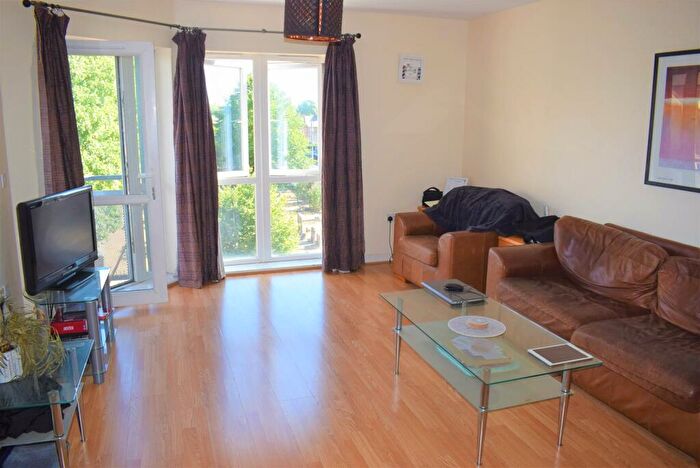 1 Bedroom Flat To Rent In High Road, Ilford, IG1