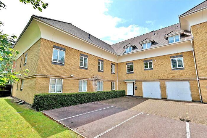 2 Bedroom Apartment For Sale In Century Court, Woking, Surrey, GU21