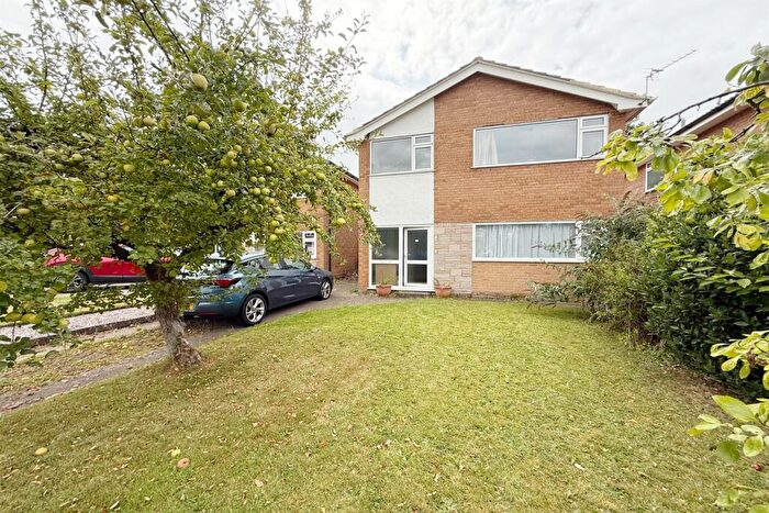 4 Bedroom Detached House For Sale In Padstow Drive, Bramhall, SK7