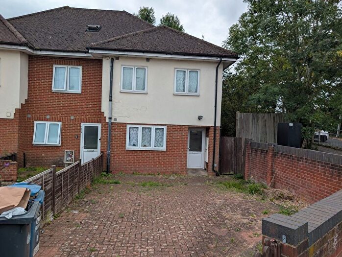 6 Bedroom Terraced House To Rent In Village Way, Pinner, HA5