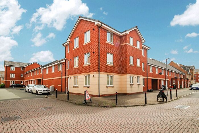 2 Bedroom Flat To Rent In Padstow Road, Swindon, SN2