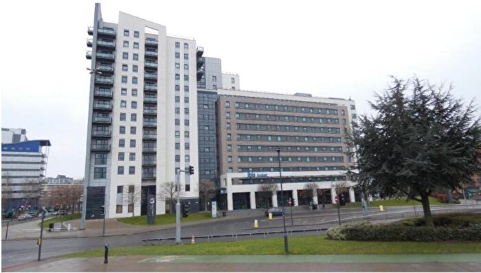 2 Bedroom Flat For Sale In Crown Point Road, Leeds, LS9
