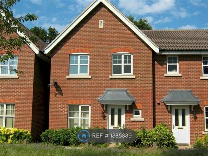 3 Bedroom End Of Terrace House To Rent In Stephenson Mews, Stevenage, SG2