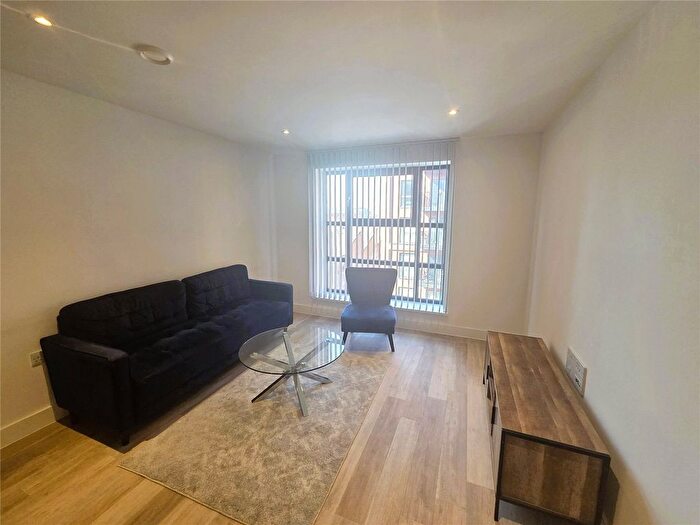 2 Bedroom Flat To Rent In Digbeth Square, Bradford Street, Birmingham, B12