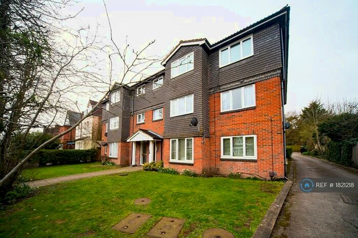 2 Bedroom Flat To Rent In Holmes Court, London, SE19