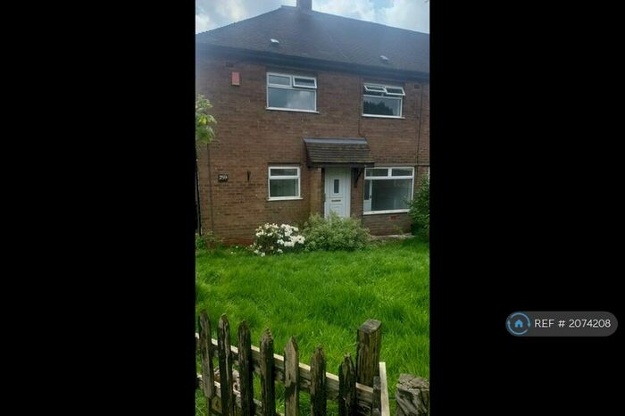 3 Bedroom Semi-Detached House To Rent In Barks Drive, Stoke-On-Trent, ST6